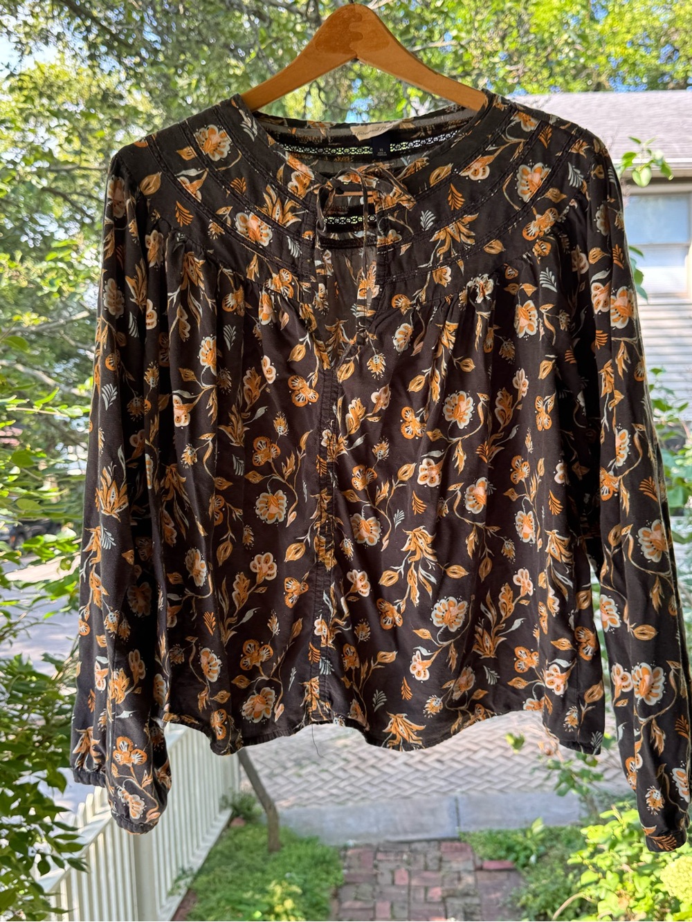 Womens Black Floral Tie-Neck Blouse